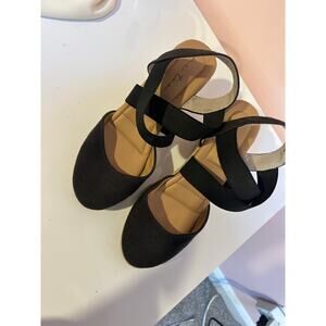 Me Too Wedges *Size 7.5*